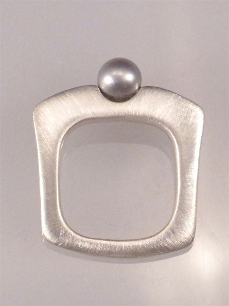 'CHIPPENDALE' RING